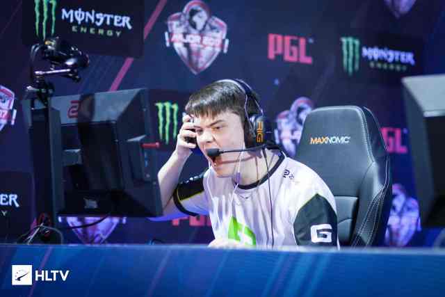 而法甲则为 而法甲则为