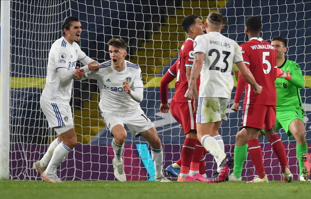 中场首传向 中场首传向